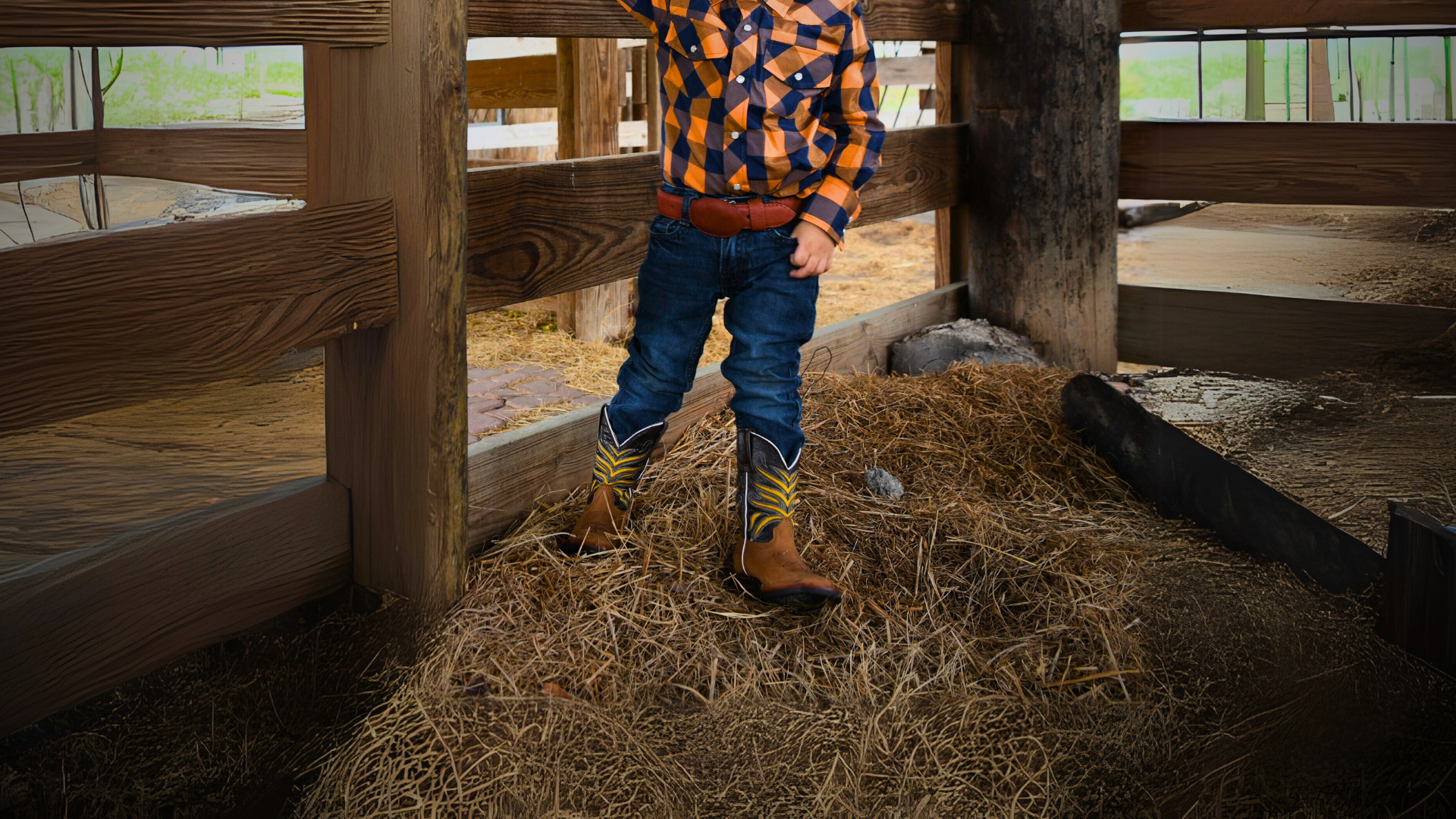 BOY'S BOOTS