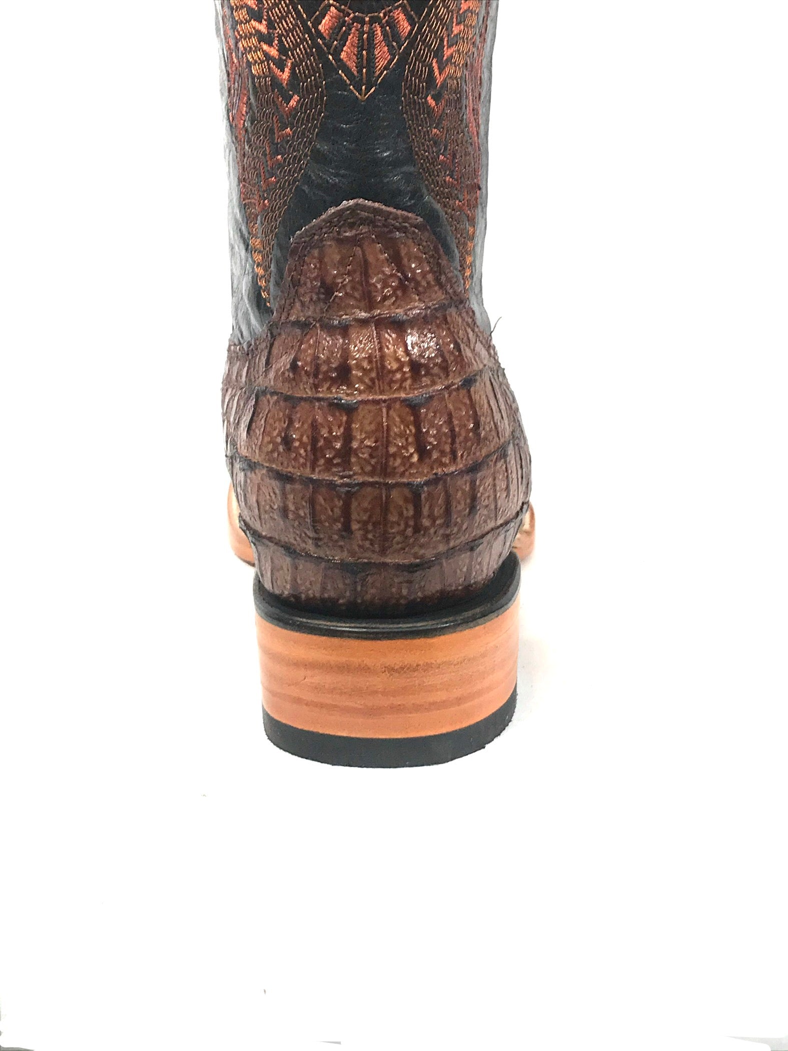 Botas de hombre coñac con estampado de cola media de cocodrilo